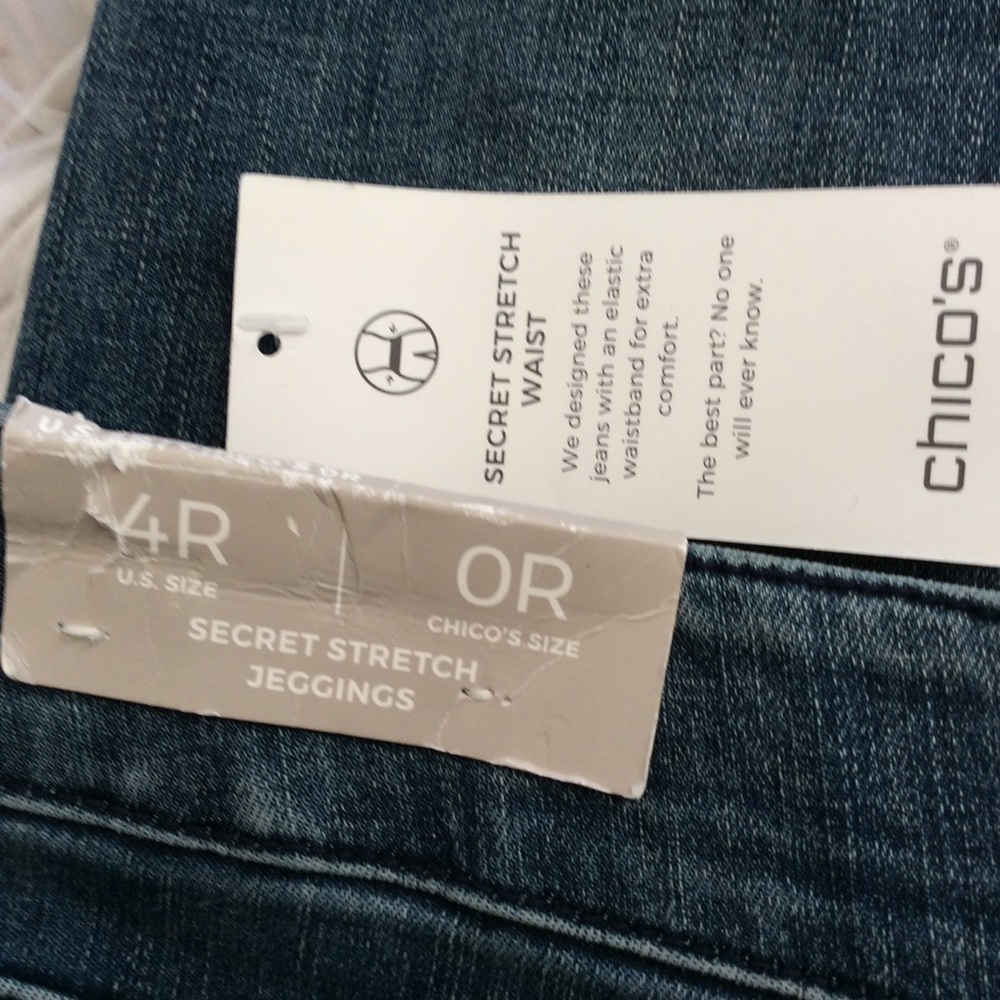 NWT Chico’s Velvet Appliqué Jegging Jeans - Picture 9 of 13